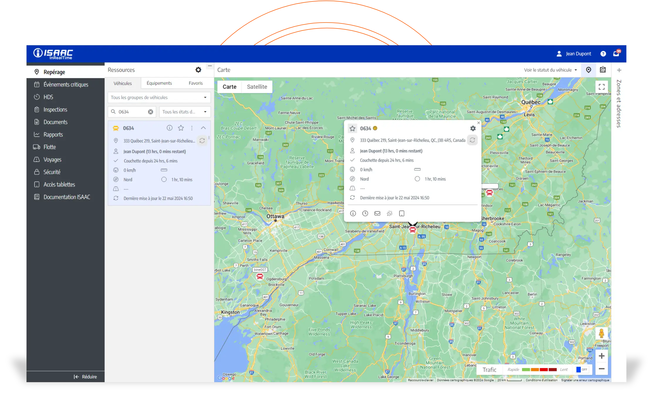 Interface de suivi de flotte sur un appareil mobile affichant des données de véhicules en temps réel.