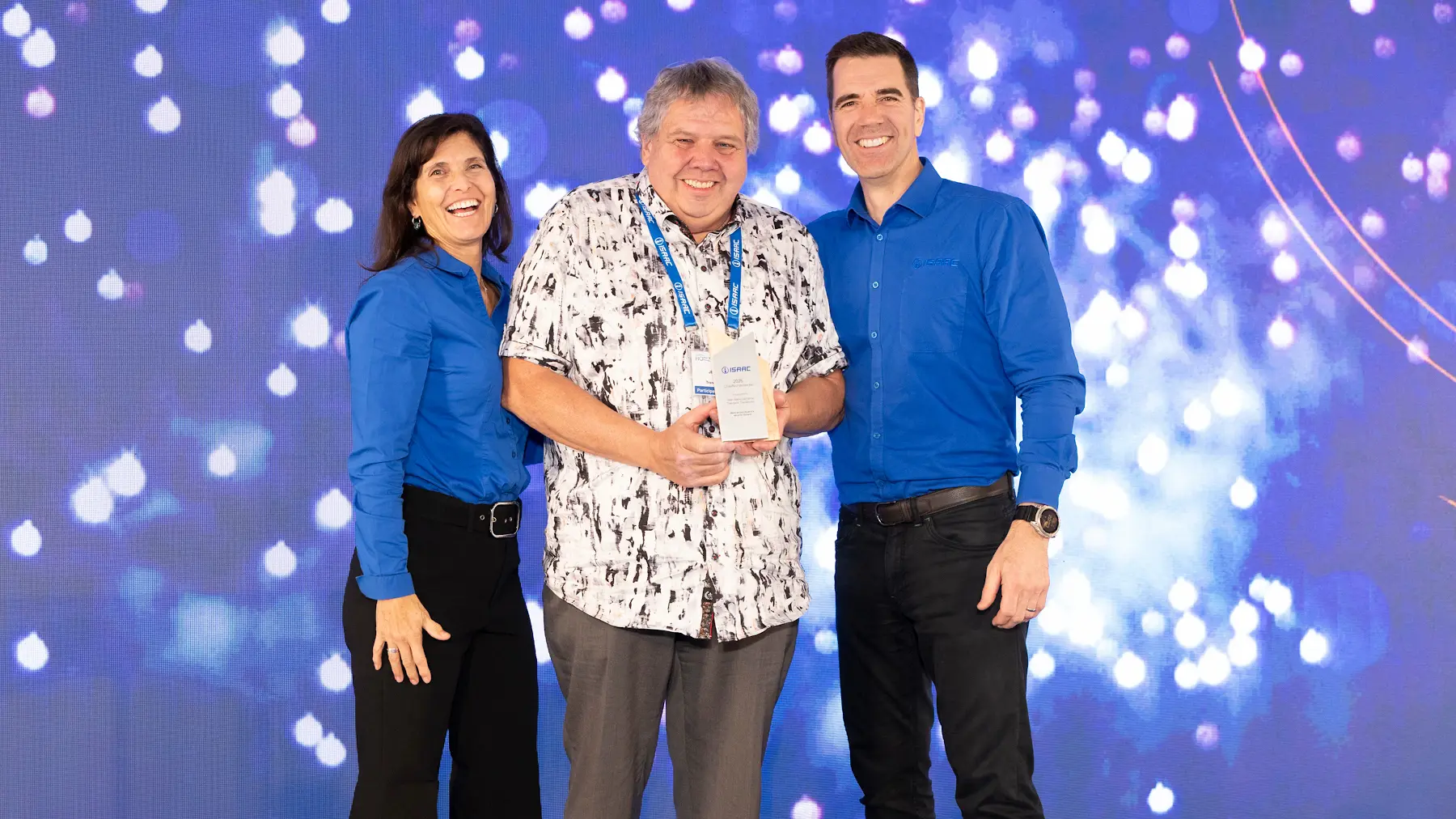 Julie Phaneuf, Chef des opérations chez ISAAC, Jean-Marie Lachance, chauffeur chez Transport Transbo (Olymel), et Jacques DeLarochellière, Chef de la direction et cofondateur d’ISAAC. 